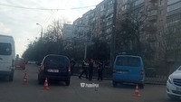 На Данила Галицького - ДТП: Зіткнулися дві автівки (ВІДЕО) 