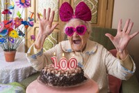 Живуть по 100 років: В яку пору року народжуються довгожителі