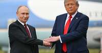 «Угода про припинення війни залежить від Зеленського», — Трамп: перші деталі перемовин з Путіним (ФОТО)