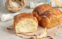 Швидкі хлібці на воді з молоком: магазинний хліб у порівнянні з ними — «відпочиває» (РЕЦЕПТ)