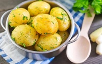 Головний секрет вдалої страви: як довго треба варити молоду картоплю?